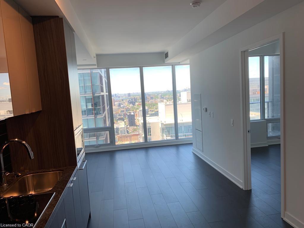 4606-115 Blue Jays Way, Toronto, ON - Indoor