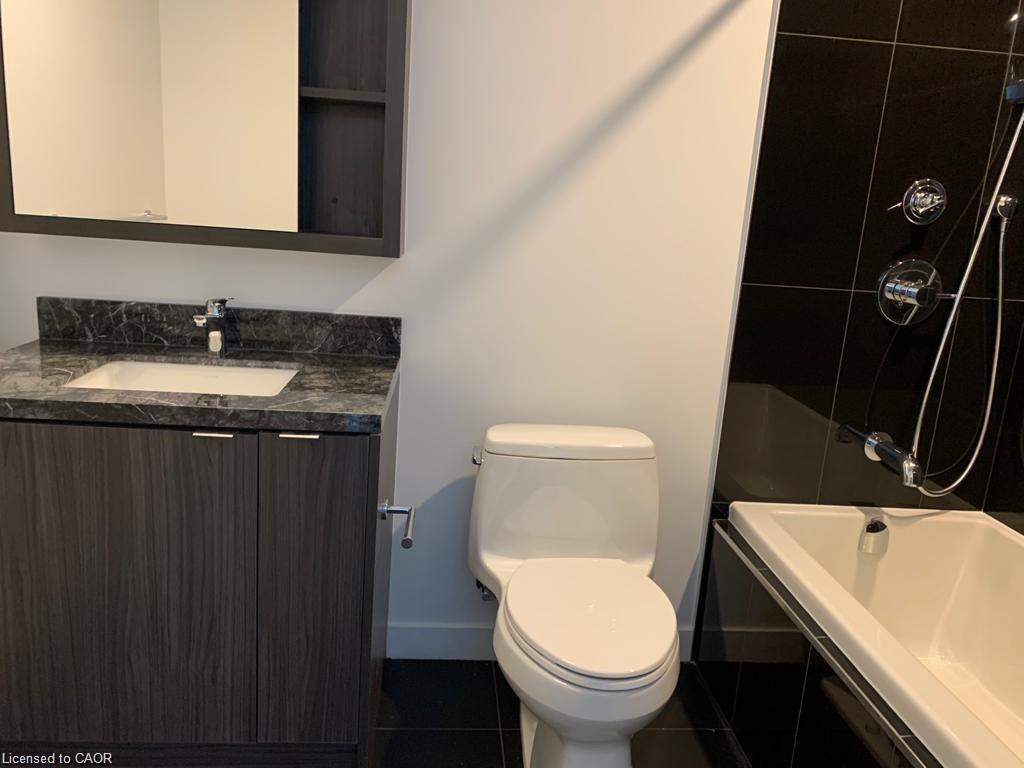 4606-115 Blue Jays Way, Toronto, ON - Indoor Photo Showing Bathroom