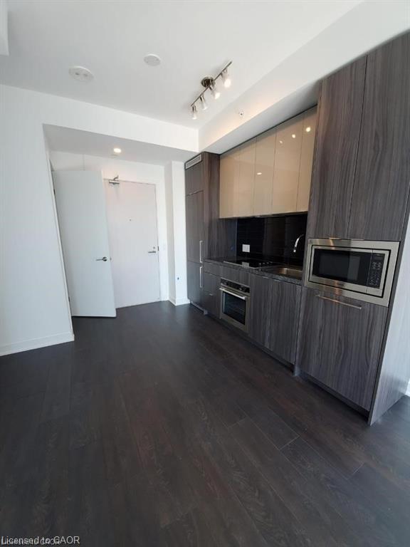 4606-115 Blue Jays Way, Toronto, ON - Indoor Photo Showing Other Room