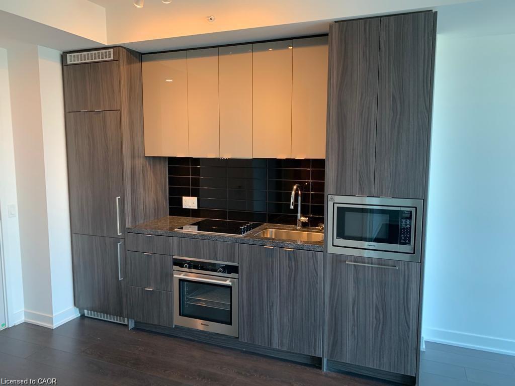 4606-115 Blue Jays Way, Toronto, ON - Indoor Photo Showing Kitchen