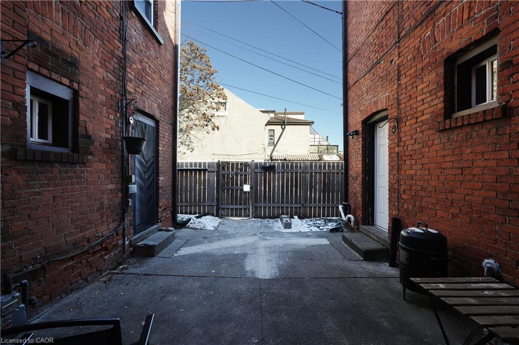 267-277 King William Street, Hamilton, ON