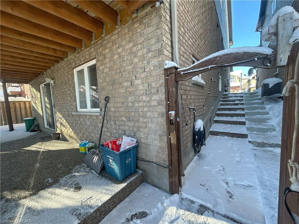 Lower-921 Audrey Place, Kitchener, ON - Outdoor With Exterior