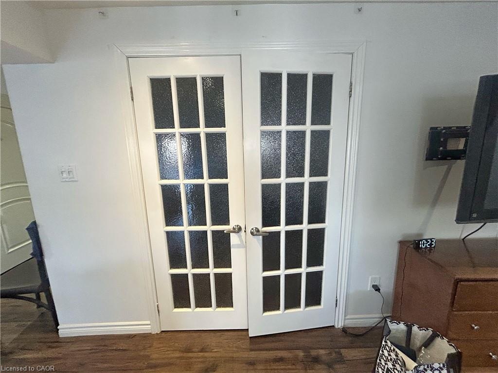 Lower-921 Audrey Place, Kitchener, ON - Indoor