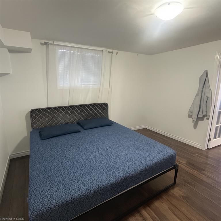 Lower-921 Audrey Place, Kitchener, ON - Indoor Photo Showing Bedroom