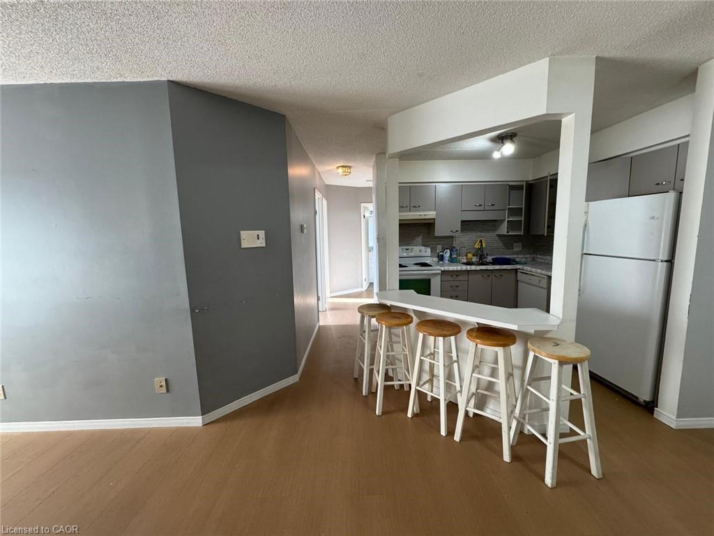 6-3085 Kingsway Drive, Kitchener, ON - Indoor