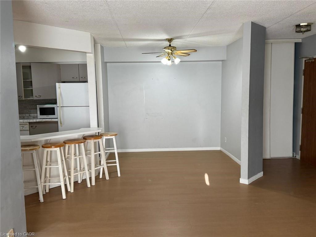 6-3085 Kingsway Drive, Kitchener, ON - Indoor