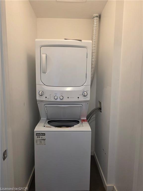 620-404 King Street W, Kitchener, ON - Indoor Photo Showing Laundry Room