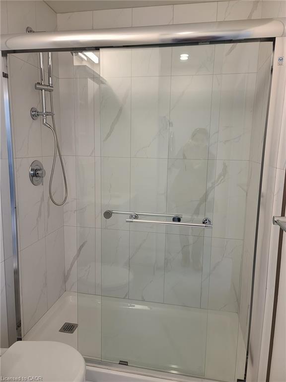 1412-60 Frederick Street, Kitchener, ON - Indoor Photo Showing Bathroom