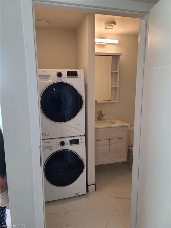 1412-60 Frederick Street, Kitchener, ON - Indoor Photo Showing Laundry Room
