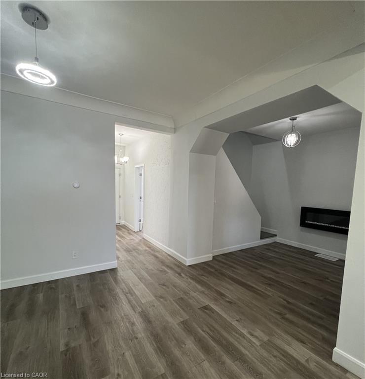 44 Madison Avenue, Hamilton, ON - Indoor Photo Showing Other Room