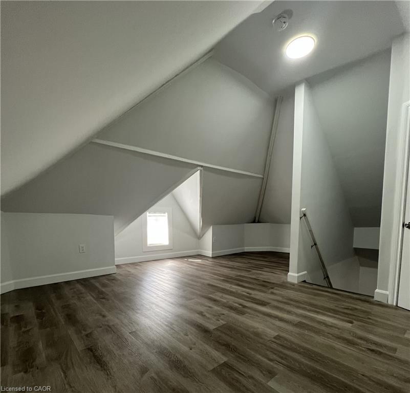 44 Madison Avenue, Hamilton, ON - Indoor Photo Showing Other Room