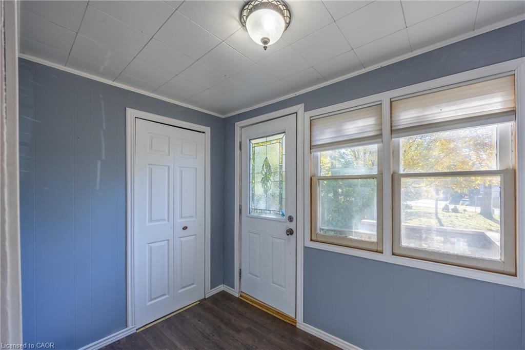 17 Mechanic Street W, Waterford, ON - Indoor Photo Showing Other Room