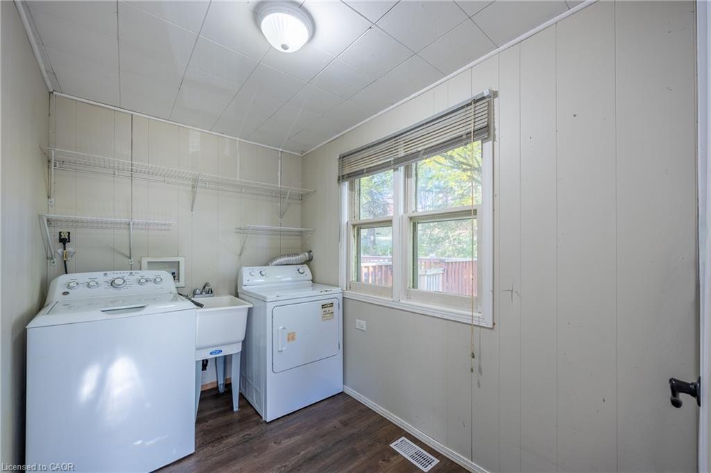 17 Mechanic Street W, Waterford, ON - Indoor Photo Showing Laundry Room