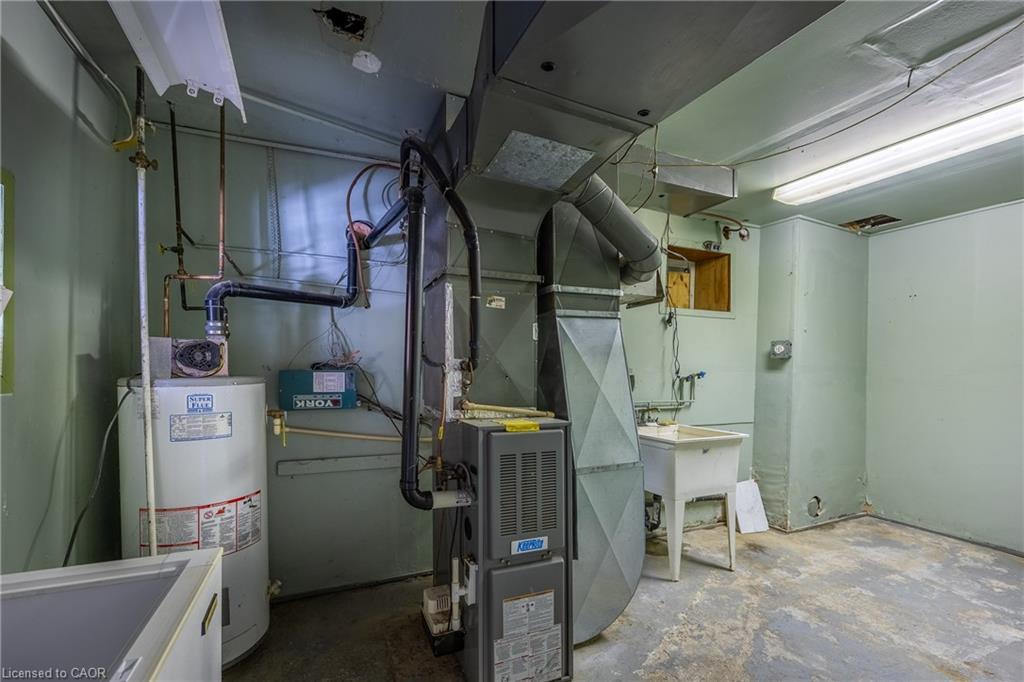 17 Mechanic Street W, Waterford, ON - Indoor Photo Showing Basement