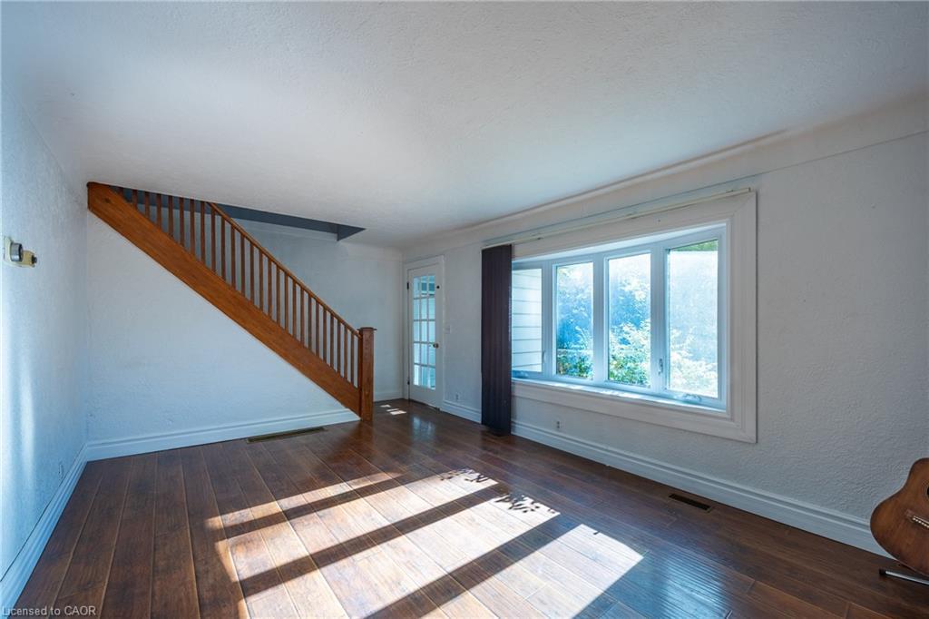 17 Mechanic Street W, Waterford, ON - Indoor Photo Showing Other Room