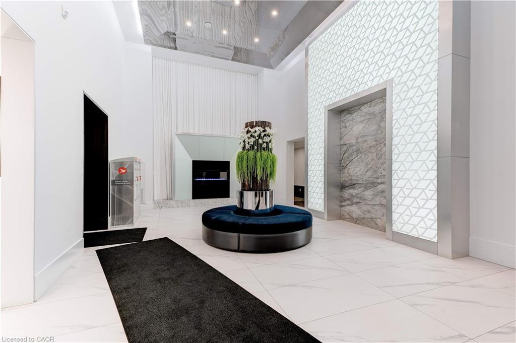 804-16 Concord Place, Grimsby, ON - Indoor Photo Showing Other Room