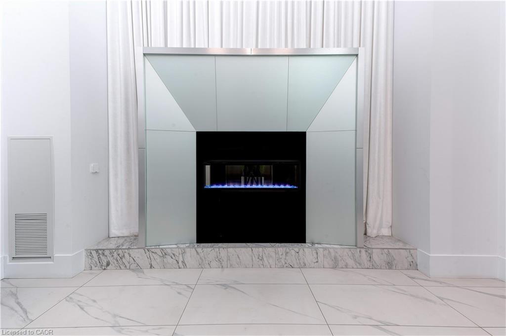 804-16 Concord Place, Grimsby, ON -