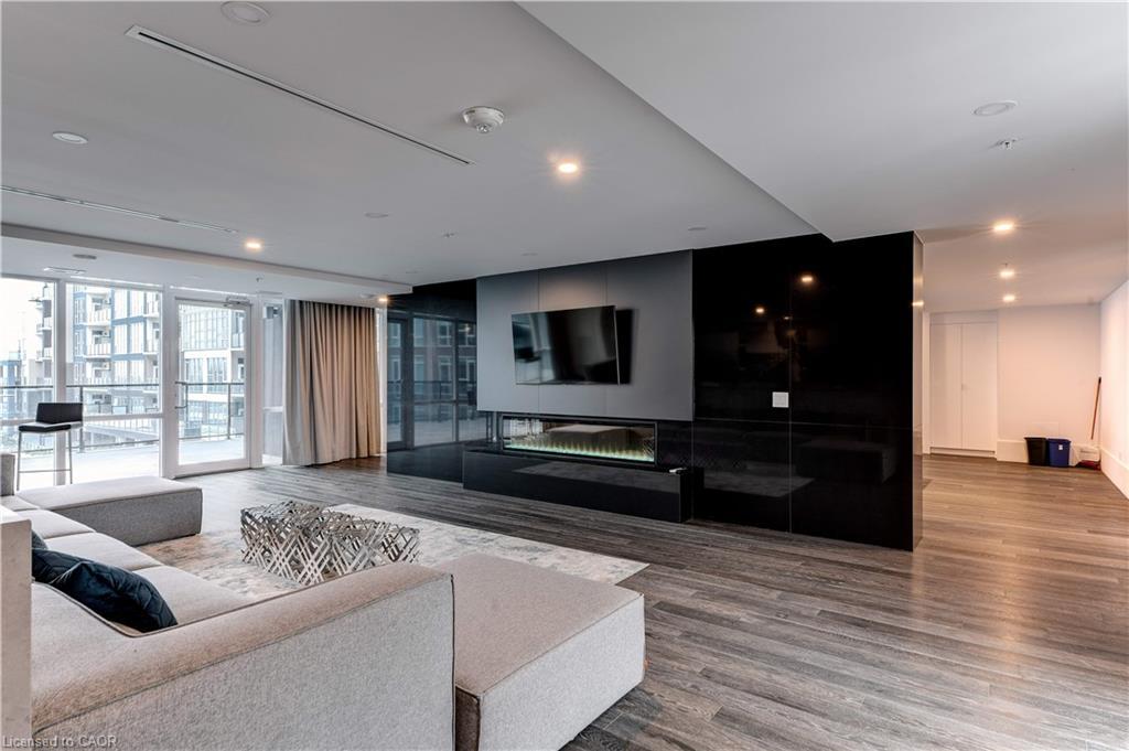 804-16 Concord Place, Grimsby, ON - Indoor