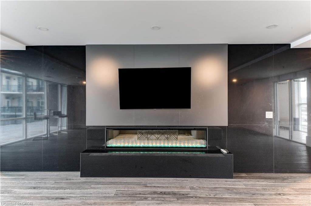 804-16 Concord Place, Grimsby, ON - Indoor