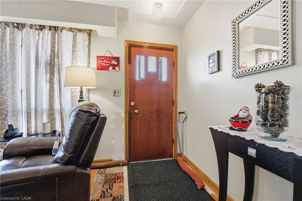 29 Leckie Avenue, Stoney Creek, ON - Indoor Photo Showing Other Room