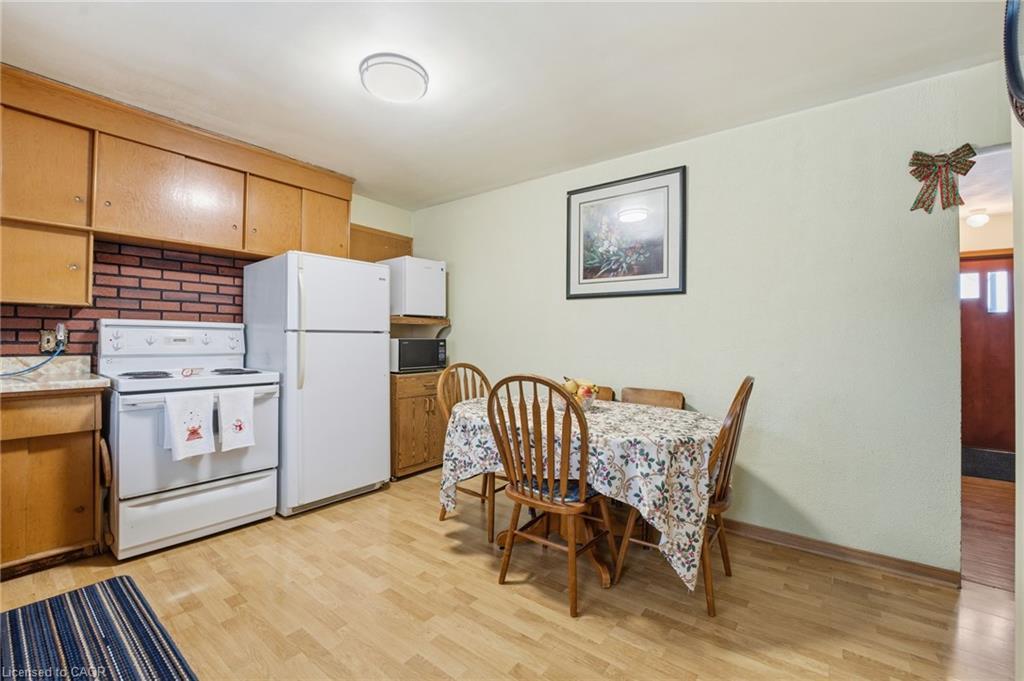 29 Leckie Avenue, Stoney Creek, ON - Indoor Photo Showing Kitchen
