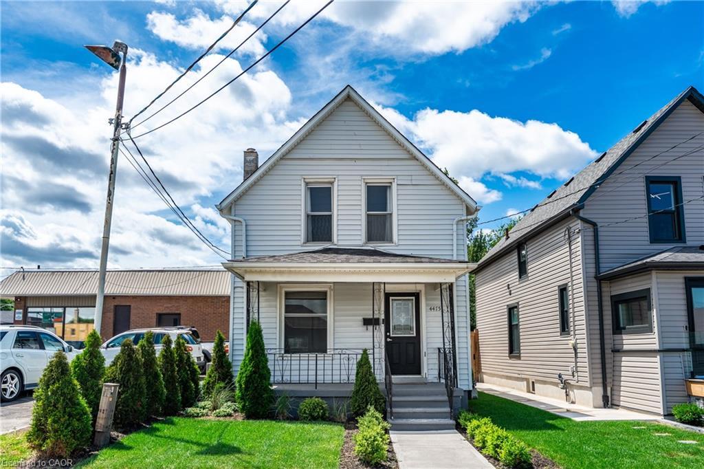 4475 First Avenue, Niagara Falls, ON - Outdoor With Deck Patio Veranda With Facade