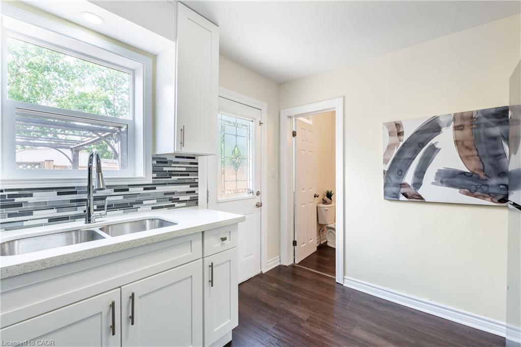 4475 First Avenue, Niagara Falls, ON - Indoor Photo Showing Kitchen With Double Sink
