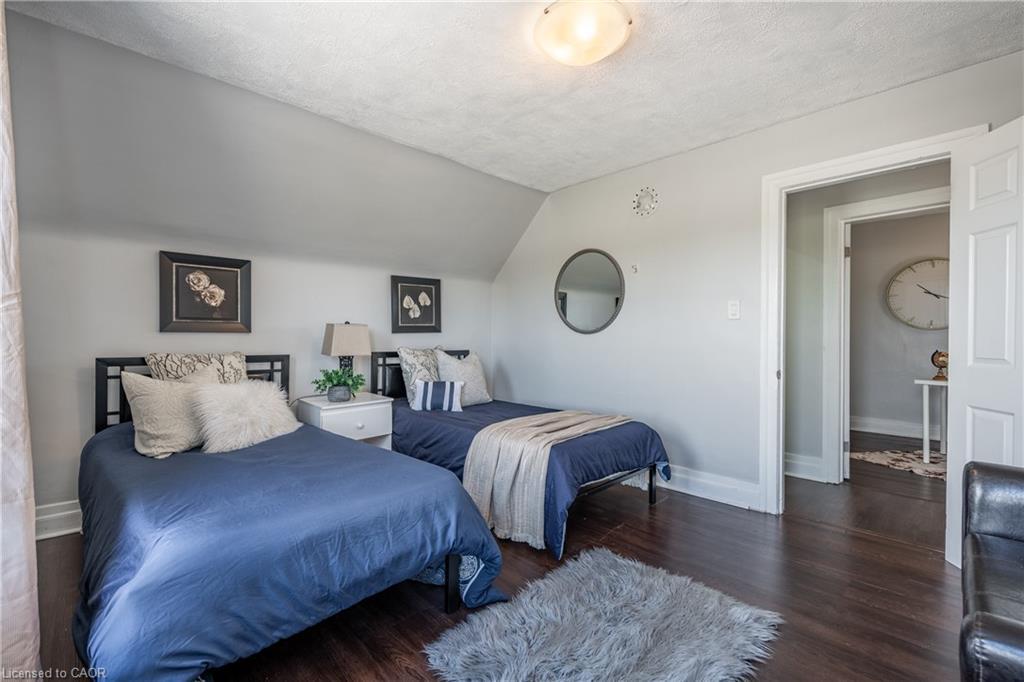 4475 First Avenue, Niagara Falls, ON - Indoor Photo Showing Bedroom