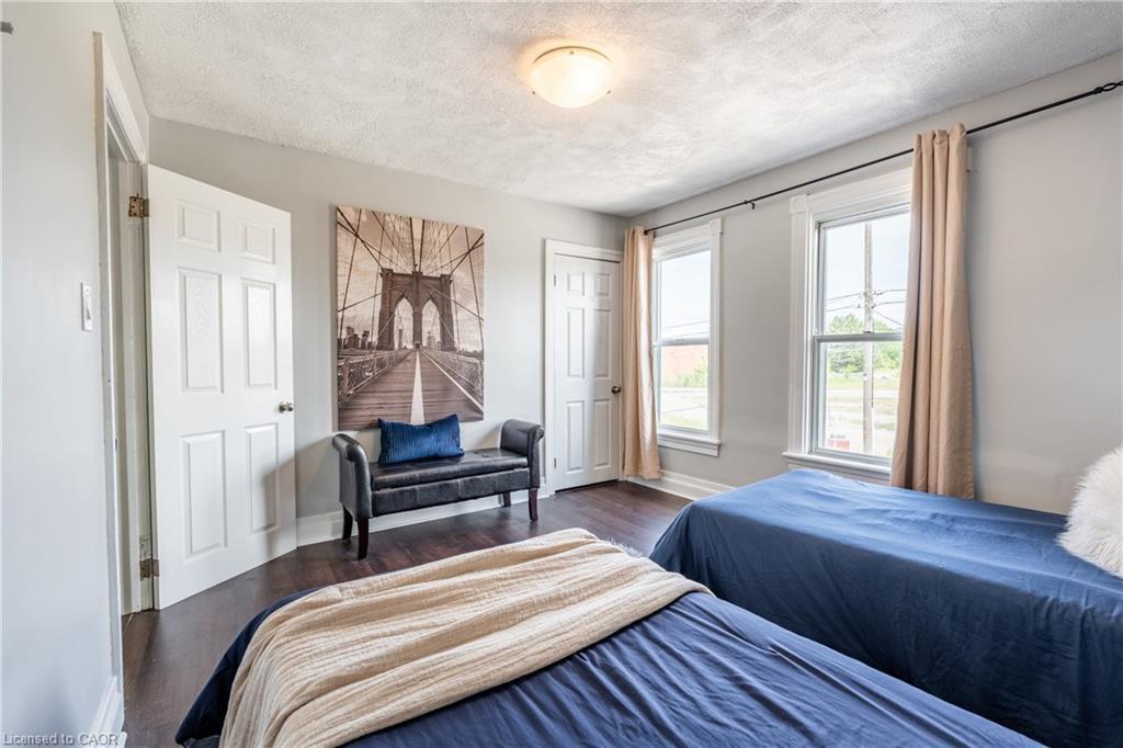 4475 First Avenue, Niagara Falls, ON - Indoor Photo Showing Bedroom