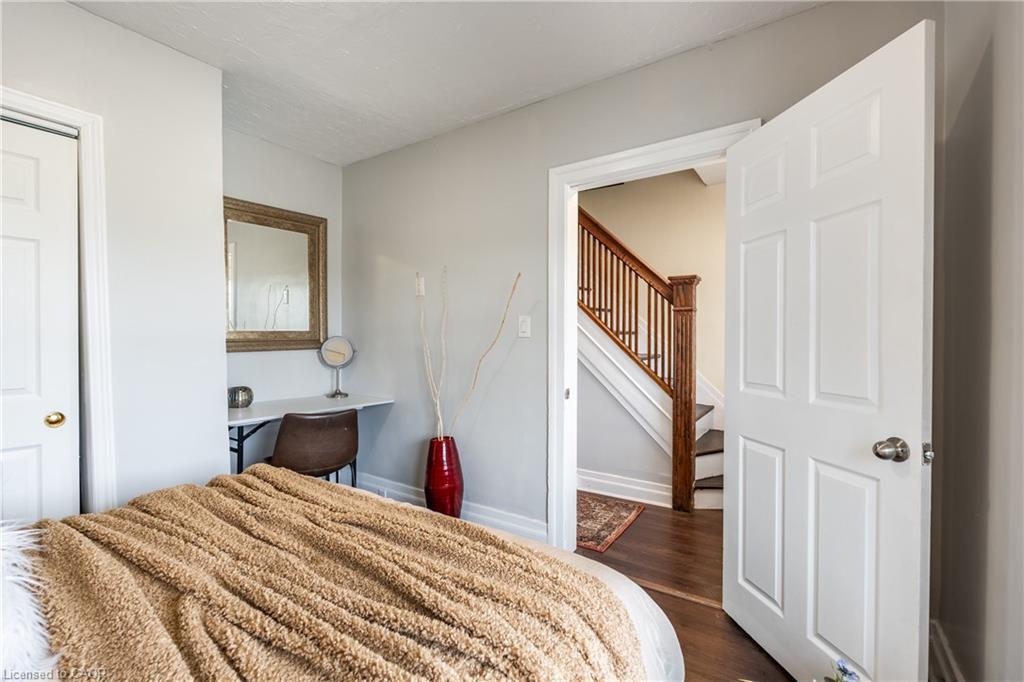 4475 First Avenue, Niagara Falls, ON - Indoor Photo Showing Bedroom