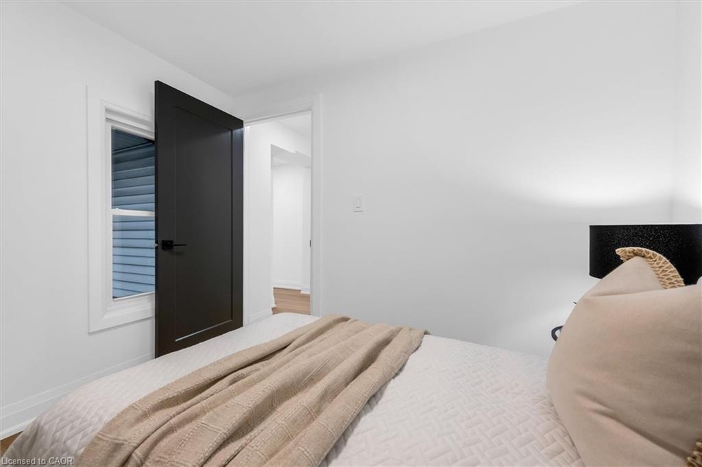 9 Ford Street, Hamilton, ON - Indoor Photo Showing Bedroom