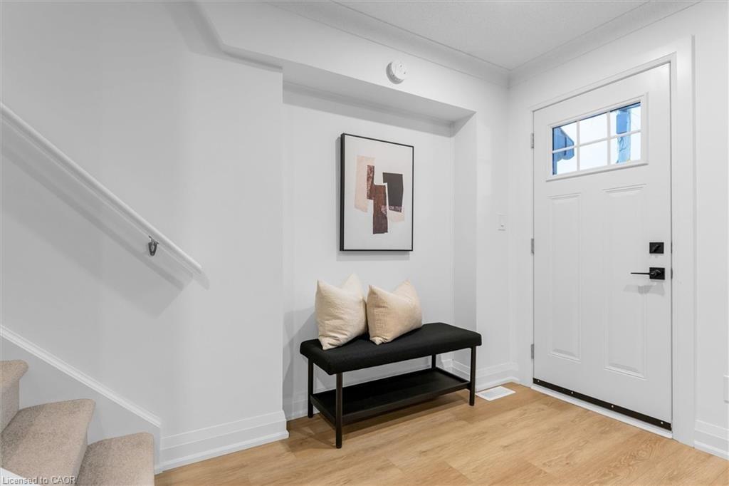 9 Ford Street, Hamilton, ON - Indoor