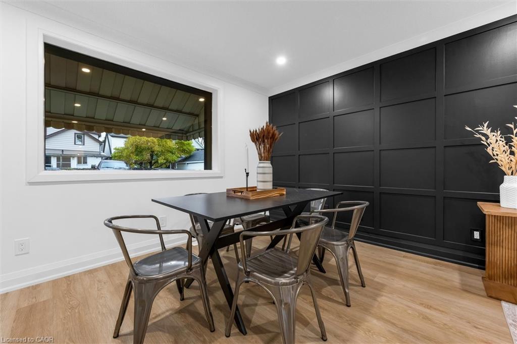 9 Ford Street, Hamilton, ON - Indoor Photo Showing Dining Room