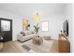 96 London Street N Hamilton, ON L8H 4B5