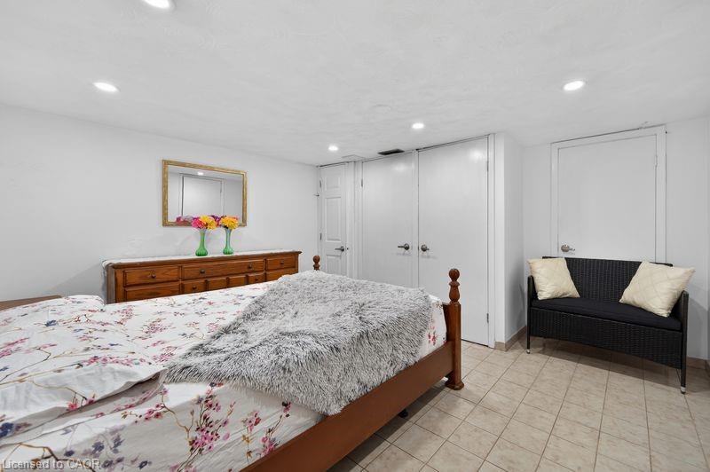 Lower Lvl-44 Aldridge Street, Hamilton, ON - Indoor Photo Showing Bedroom