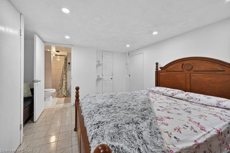 Lower Lvl-44 Aldridge Street, Hamilton, ON - Indoor Photo Showing Bedroom