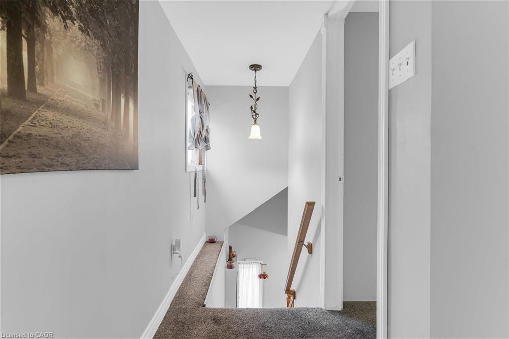 143 Walter Avenue S, Hamilton, ON - Indoor Photo Showing Other Room