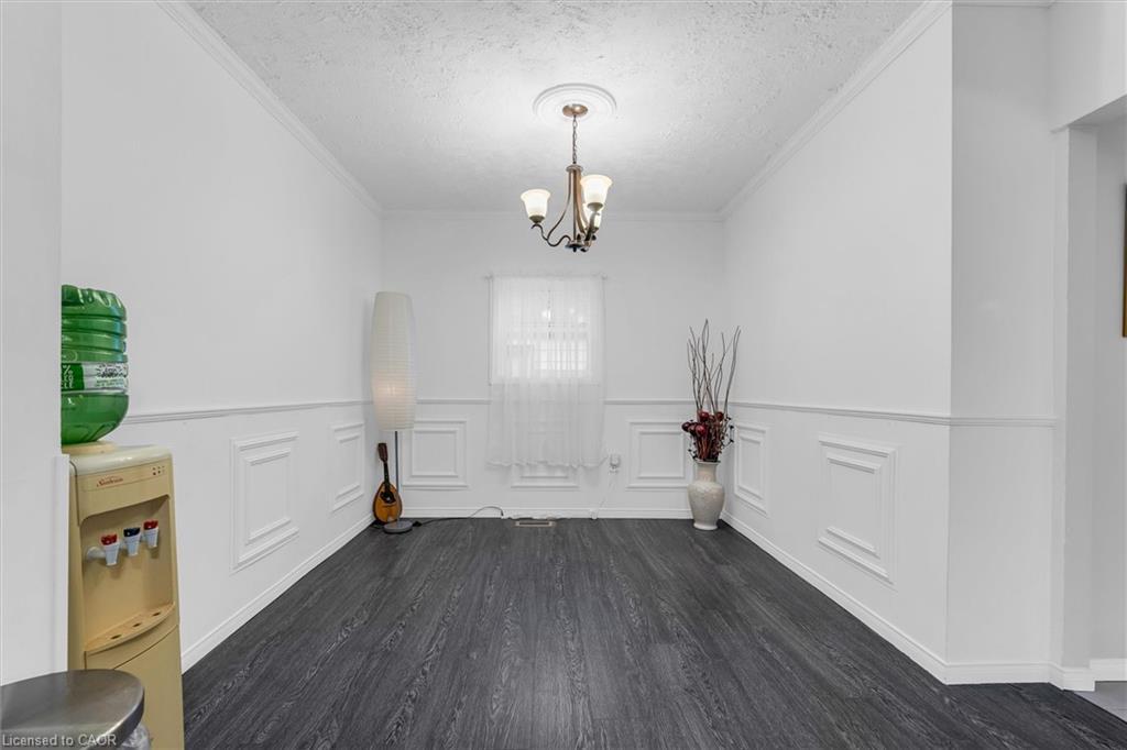 143 Walter Avenue S, Hamilton, ON - Indoor Photo Showing Other Room