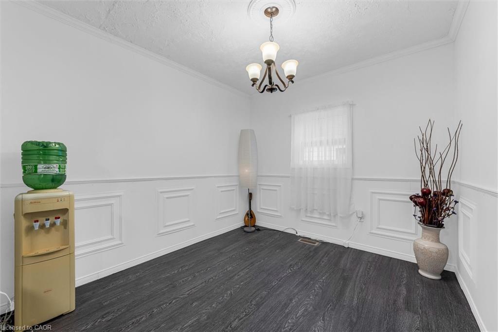 143 Walter Avenue S, Hamilton, ON - Indoor Photo Showing Other Room