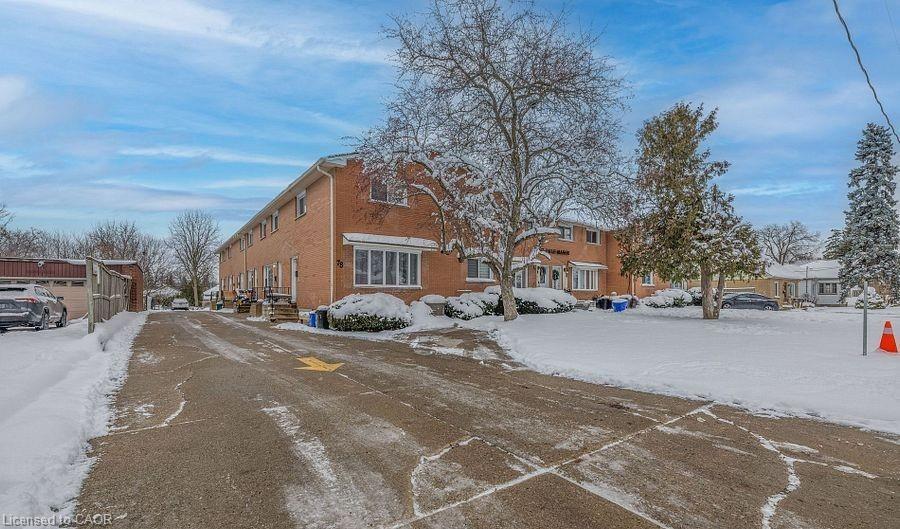 11-78 Bee Street, Woodstock, ON - Outdoor