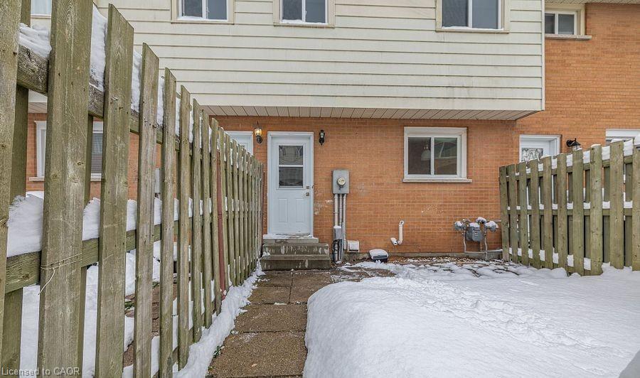 11-78 Bee Street, Woodstock, ON - Outdoor With Exterior