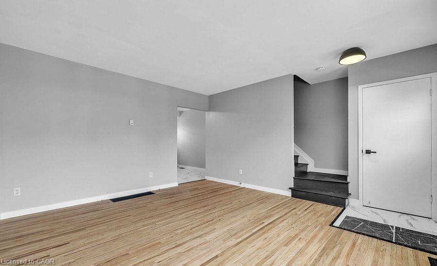 11-78 Bee Street, Woodstock, ON - Indoor Photo Showing Other Room