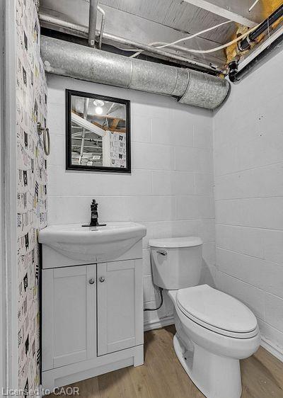 11-78 Bee Street, Woodstock, ON - Indoor Photo Showing Bathroom