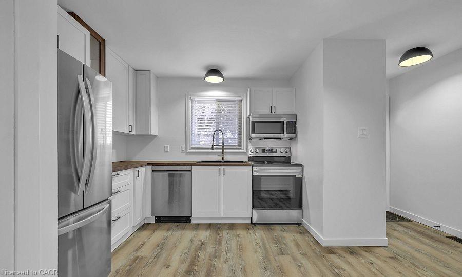 6-125 Bay Street, Woodstock, ON - Indoor Photo Showing Kitchen