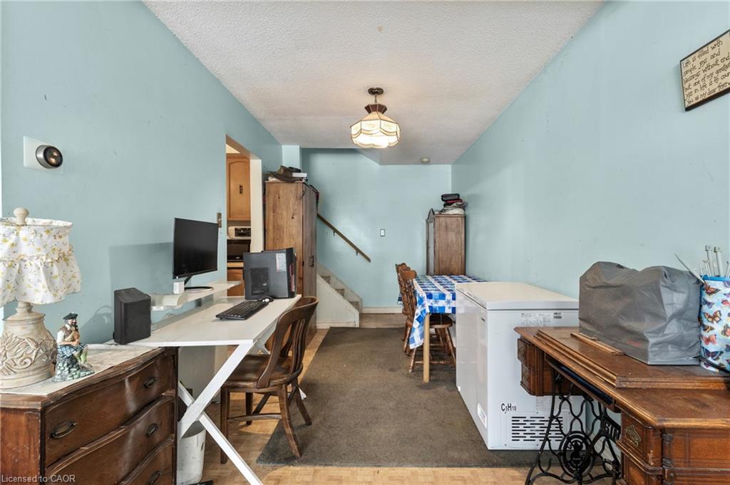 11 Torlake Street, Hamilton, ON - Indoor Photo Showing Office