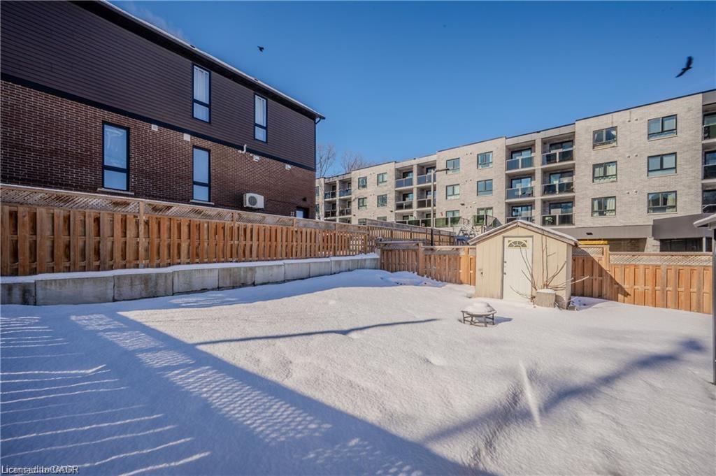 16-18 St Andrews Street, Cambridge, ON - Outdoor