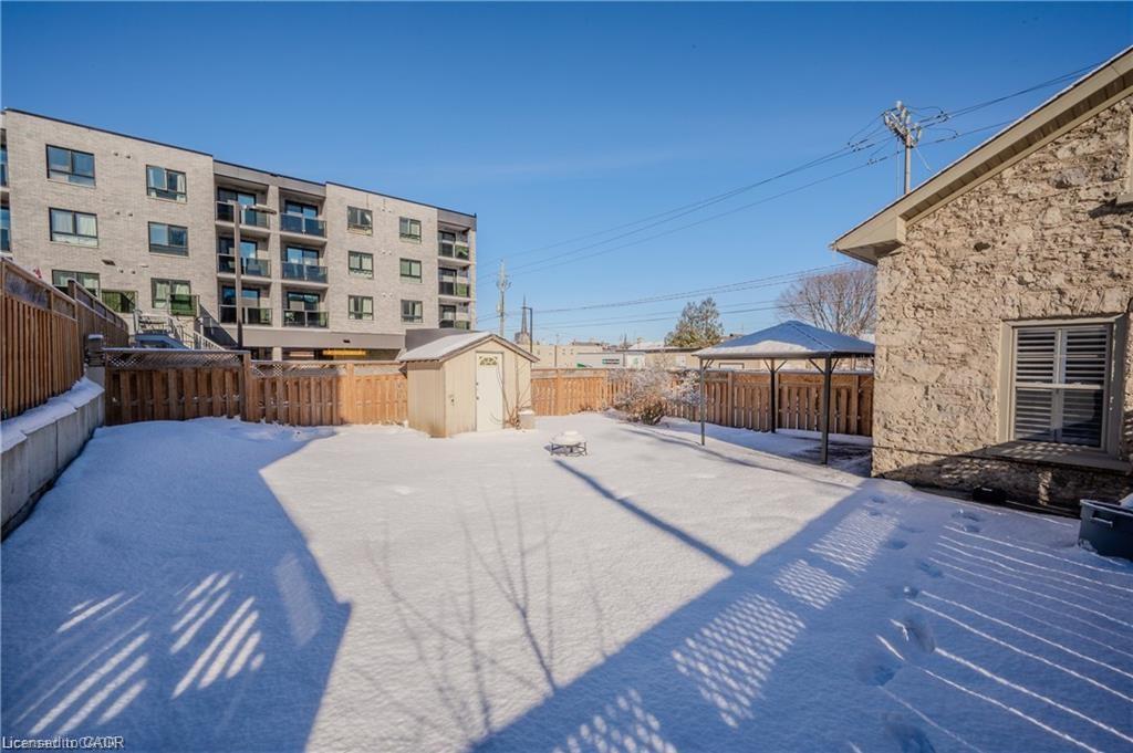 16-18 St Andrews Street, Cambridge, ON - Outdoor