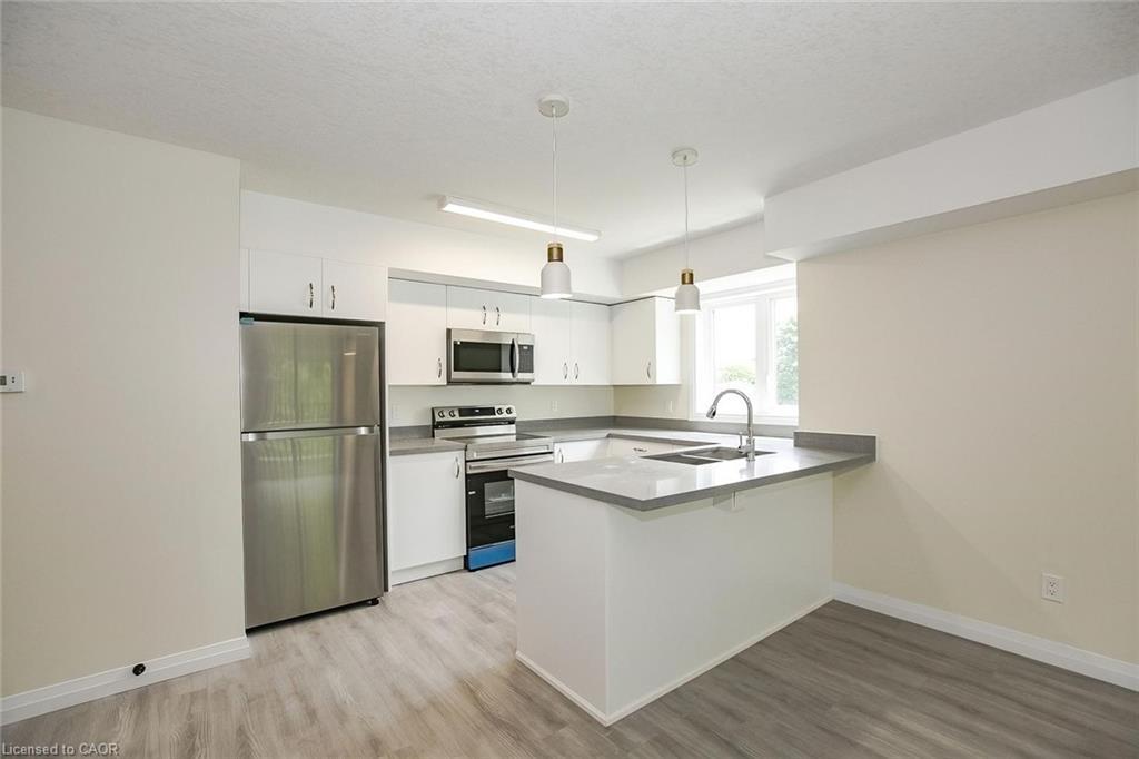 63-370 Fisher Mills Road, Cambridge, ON - Indoor Photo Showing Kitchen With Stainless Steel Kitchen