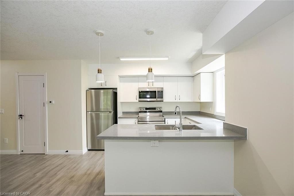 63-370 Fisher Mills Road, Cambridge, ON - Indoor Photo Showing Kitchen With Stainless Steel Kitchen With Upgraded Kitchen