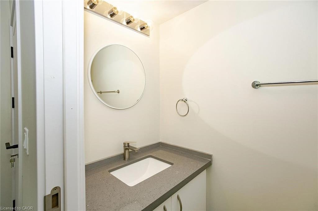 63-370 Fisher Mills Road, Cambridge, ON - Indoor Photo Showing Bathroom